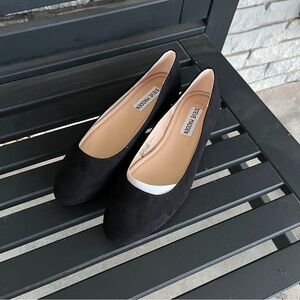 Steve Madden Black Suede Skimmer Flats Size 5.5M
